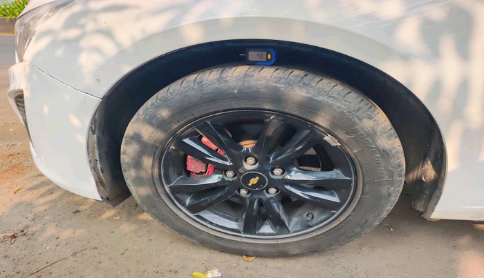 2015 Chevrolet Cruze LTZ AT, Diesel, Automatic, 68,453 km, tyre