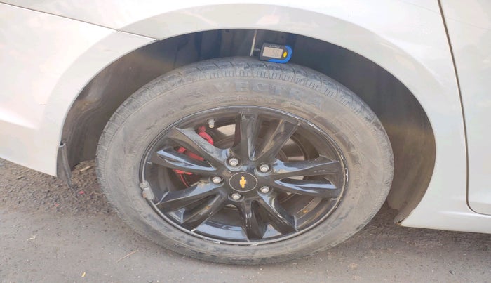 2015 Chevrolet Cruze LTZ AT, Diesel, Automatic, 68,453 km, tyre