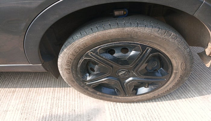 2022 Tata NEXON XM SUNROOF PETROL, Petrol, Manual, 27,755 km, tyre