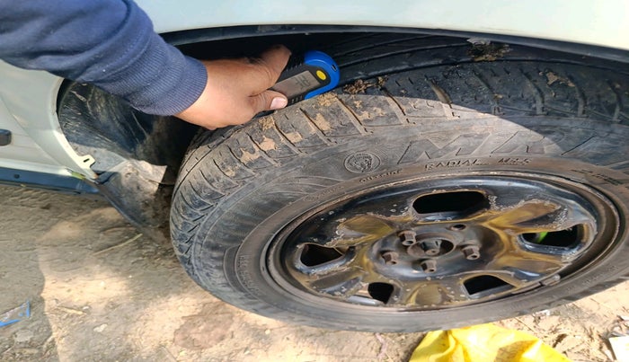 2015 Renault Duster 85 PS RXL DIESEL, Diesel, Manual, 1,01,599 km, tyre