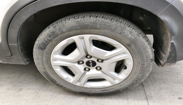 2022 KIA SONET HTK PLUS 1.0 IMT, Petrol, Manual, 28,792 km, tyre