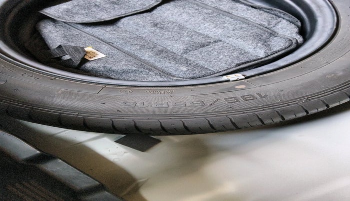 2022 KIA SONET HTK PLUS 1.0 IMT, Petrol, Manual, 28,792 km, tyre