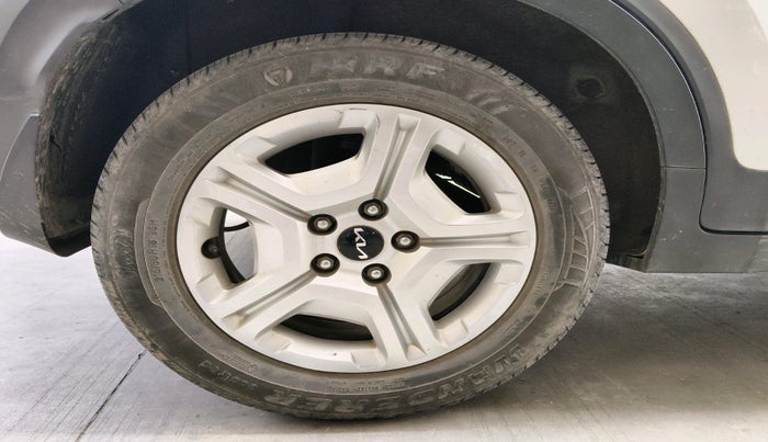 2022 KIA SONET HTK PLUS 1.0 IMT, Petrol, Manual, 28,792 km, tyre