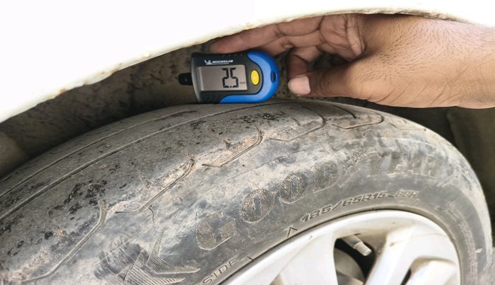 2015 Honda Mobilio 1.5L I-DTEC V, Diesel, Manual, 1,83,303 km, tyre