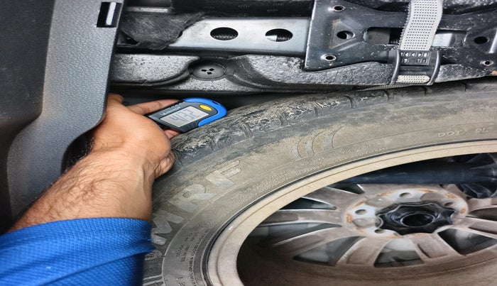 2018 Volkswagen Passat HIGHLINE DSG, Diesel, Automatic, 1,33,051 km, tyre