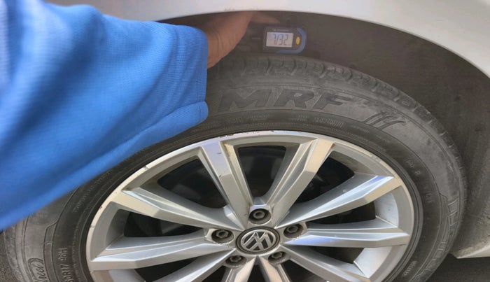 2018 Volkswagen Passat HIGHLINE DSG, Diesel, Automatic, 1,33,051 km, tyre