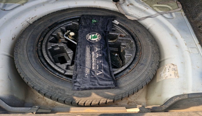 2011 Skoda Superb ELEGANCE 1.8 TSI AT, Petrol, Automatic, 78,297 km, tyre