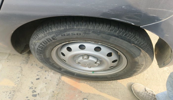 2013 Hyundai i10 MAGNA 1.1, Petrol, Manual, 70,372 km, tyre