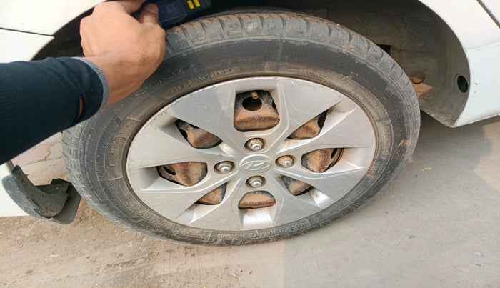 2015 Hyundai Xcent S 1.1 CRDI, Diesel, Manual, 1,00,135 km, tyre