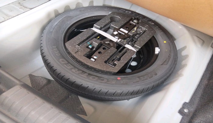 2023 Skoda SLAVIA STYLE 1.0L TSI MT, Petrol, Manual, 19,182 km, tyre