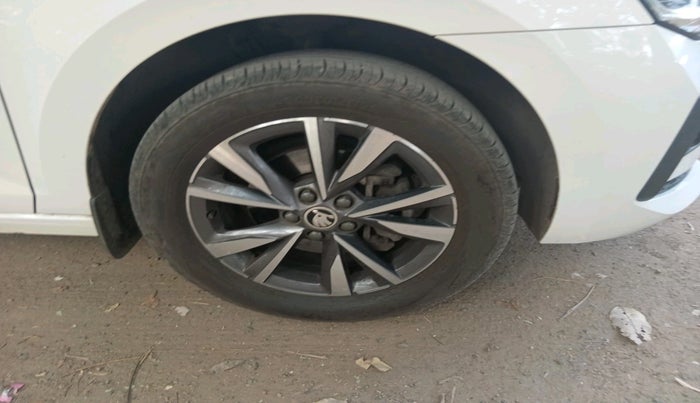 2023 Skoda SLAVIA STYLE 1.0L TSI MT, Petrol, Manual, 19,182 km, tyre