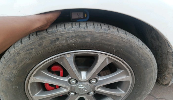 2016 Hyundai Grand i10 ASTA (O) AT 1.2 KAPPA VTVT, Petrol, Automatic, 52,091 km, tyre