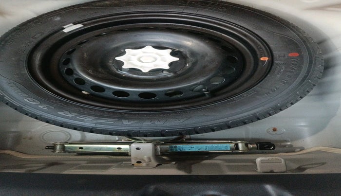 2016 Hyundai Grand i10 ASTA (O) AT 1.2 KAPPA VTVT, Petrol, Automatic, 52,091 km, tyre