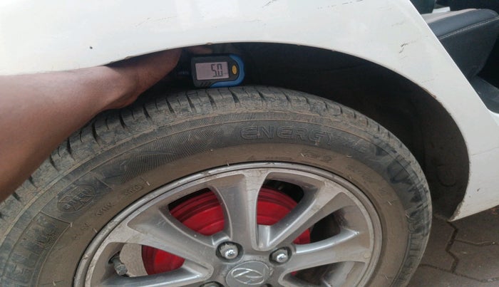 2016 Hyundai Grand i10 ASTA (O) AT 1.2 KAPPA VTVT, Petrol, Automatic, 52,091 km, tyre