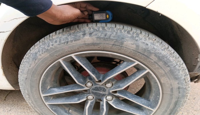 2012 Hyundai i20 MAGNA 1.2, Petrol, Manual, 1,40,883 km, tyre