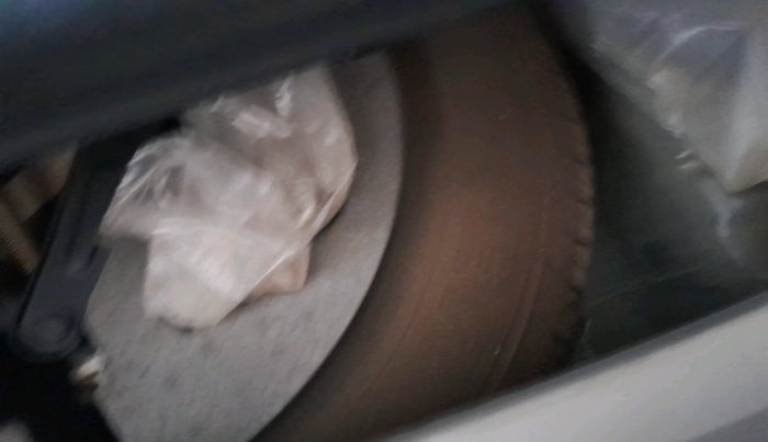 2021 Mahindra XUV300 W8 1.5 Diesel Dual Tone, Diesel, Manual, 28,745 km, tyre