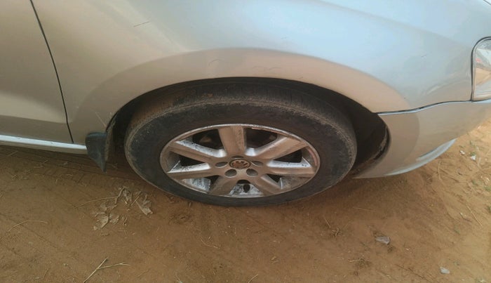 2011 Volkswagen Vento HIGHLINE 1.6 MPI, Petrol, Manual, 74,165 km, tyre