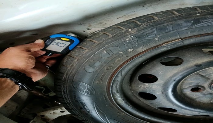 2016 Hyundai Eon MAGNA +, Petrol, Manual, 86,102 km, tyre