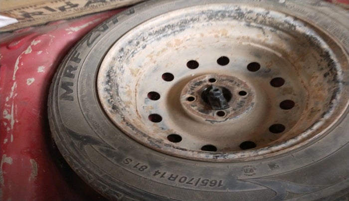 2016 Hyundai Eon ERA +, Petrol, Manual, 56,329 km, tyre