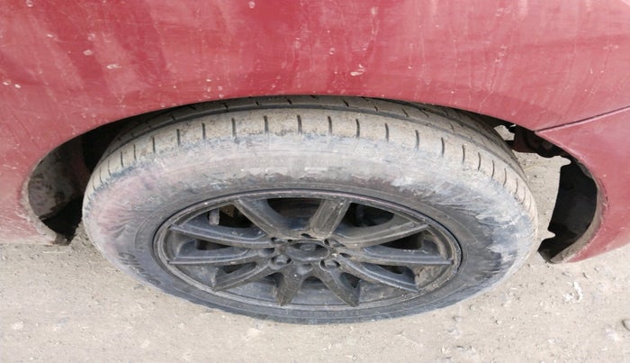 2016 Hyundai Eon ERA +, Petrol, Manual, 56,329 km, tyre