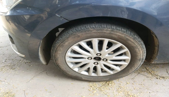 2018 Maruti Dzire ZXI, Petrol, Manual, 2,25,700 km, tyre