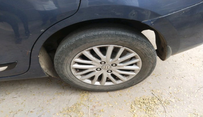 2018 Maruti Dzire ZXI, Petrol, Manual, 2,25,700 km, tyre