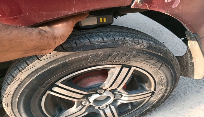 2011 Maruti Alto LXI, Petrol, Manual, 1,34,571 km, tyre