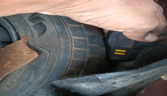 2011 Maruti Alto LXI, Petrol, Manual, 1,34,571 km, tyre