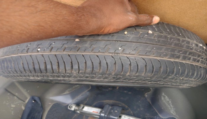 2014 Maruti Swift Dzire VDI, Diesel, Manual, 80,826 km, tyre