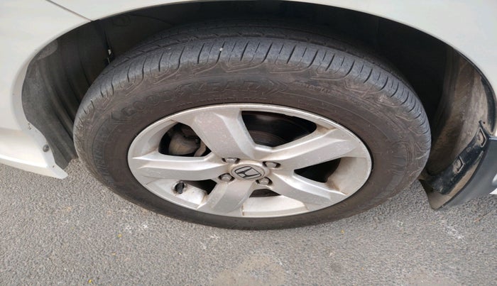 2013 Honda City 1.5L I-VTEC S MT, Petrol, Manual, 1,23,572 km, tyre