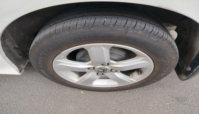 2013 Honda City 1.5L I-VTEC S MT, Petrol, Manual, 1,23,572 km, tyre