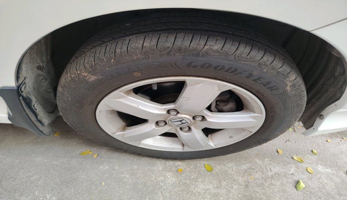 2013 Honda City 1.5L I-VTEC S MT, Petrol, Manual, 1,23,572 km, tyre