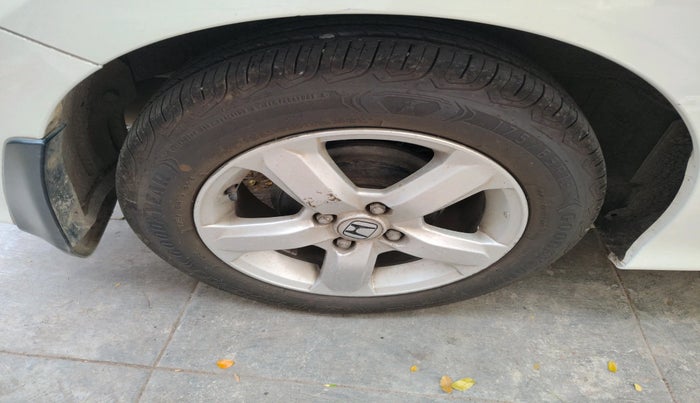 2013 Honda City 1.5L I-VTEC S MT, Petrol, Manual, 1,23,572 km, tyre