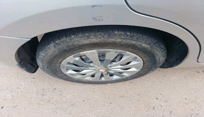 2018 Maruti Dzire VDI, Diesel, Manual, 2,29,230 km, tyre