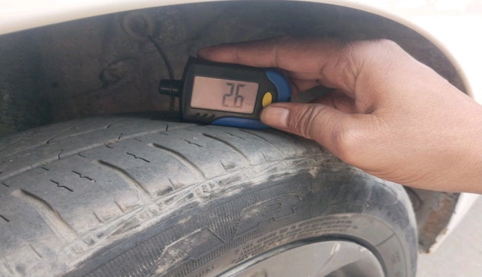 2018 Hyundai Grand i10 SPORTZ 1.2 KAPPA VTVT DUAL TONE, Petrol, Manual, 1,00,234 km, tyre