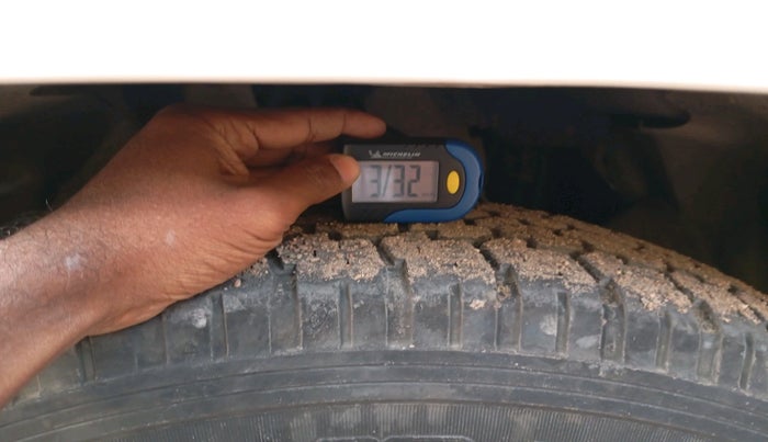 2015 Mahindra TUV300 T8, Diesel, Manual, 1,66,178 km, tyre