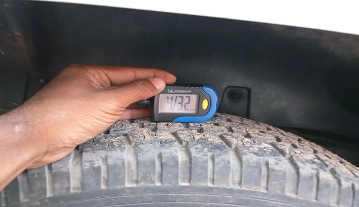 2015 Mahindra TUV300 T8, Diesel, Manual, 1,66,178 km, tyre