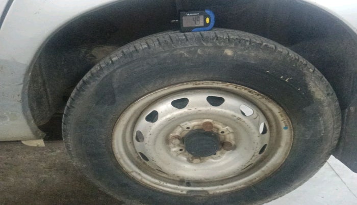 2015 Tata Indica V2 LS DIESEL, Diesel, Manual, 1,24,011 km, tyre