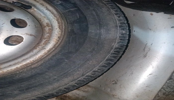 2015 Tata Indica V2 LS DIESEL, Diesel, Manual, 1,24,011 km, tyre