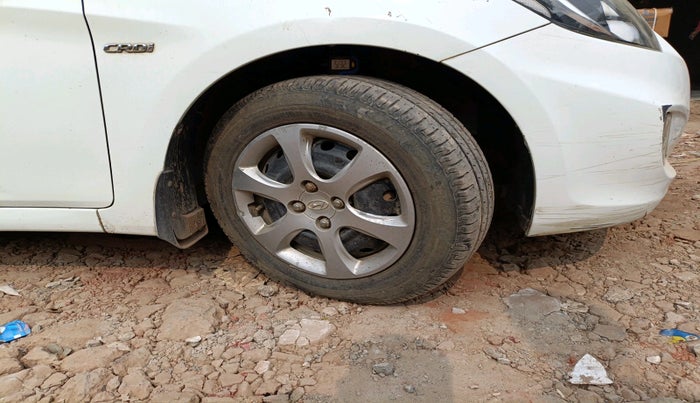 2013 Hyundai Verna FLUIDIC 1.4 CRDI EX, Diesel, Manual, 75,109 km, tyre