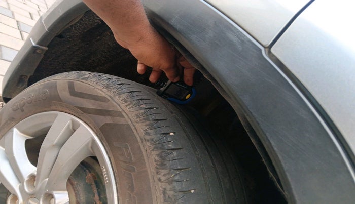 2016 Maruti Vitara Brezza ZDI, Diesel, Manual, 2,37,972 km, tyre