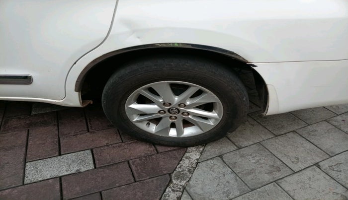 2017 Toyota Innova Crysta 2.4 VX 8 STR, Diesel, Manual, 2,54,892 km, tyre