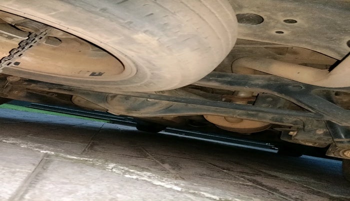 2017 Toyota Innova Crysta 2.4 VX 8 STR, Diesel, Manual, 2,54,892 km, tyre