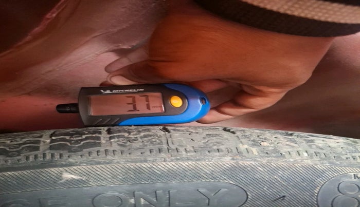 2022 Renault Kiger RXZ TURBO CVT DUAL TONE, Petrol, Automatic, 25,886 km, tyre