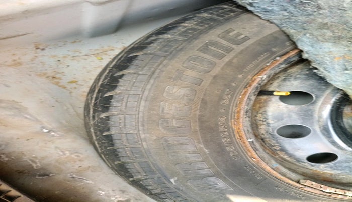 2015 Maruti Swift Dzire TOUR DIESEL, Diesel, Manual, 1,15,416 km, tyre