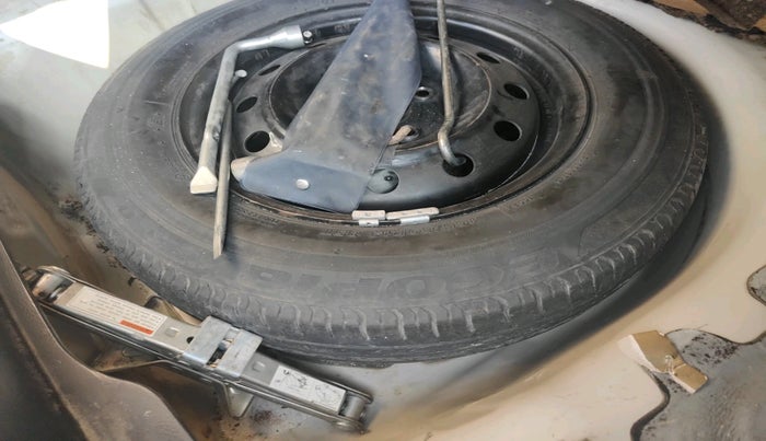 2014 Maruti Swift Dzire VDI, Diesel, Manual, 1,33,763 km, tyre