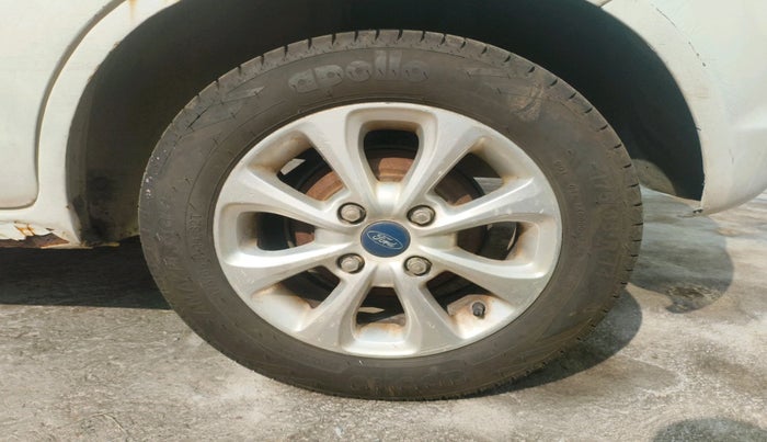 2012 Ford Figo TITANIUM 1.4 DIESEL, Diesel, Manual, 1,08,145 km, tyre