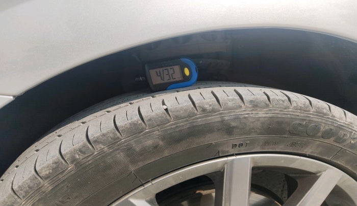 2022 Volkswagen Polo HIGHLINE PLUS 1.0, Petrol, Manual, 29,767 km, tyre