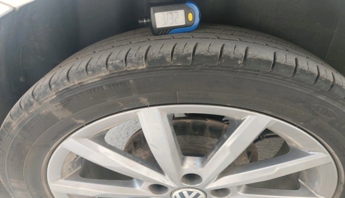 2022 Volkswagen Polo HIGHLINE PLUS 1.0, Petrol, Manual, 29,767 km, tyre