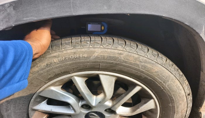 2017 Mahindra Kuv100 K6 6 STR, Petrol, Manual, 1,27,941 km, tyre